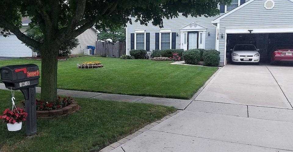 2nd image of 1816 Saint Clair Ln