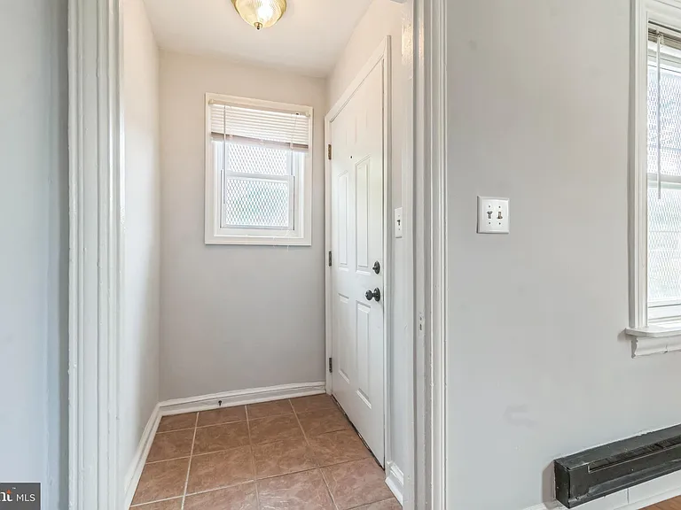1608 W St SE — Photo 11