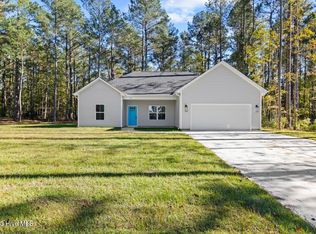 107 Plum Ct, Burgaw, NC 28425