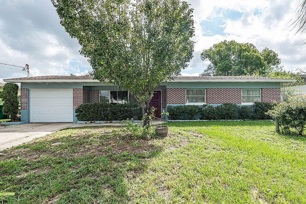 4 bed, 1656 sqft, $2,695 — Photo 2