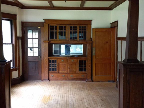 5th image of 2202 Marshall Ave