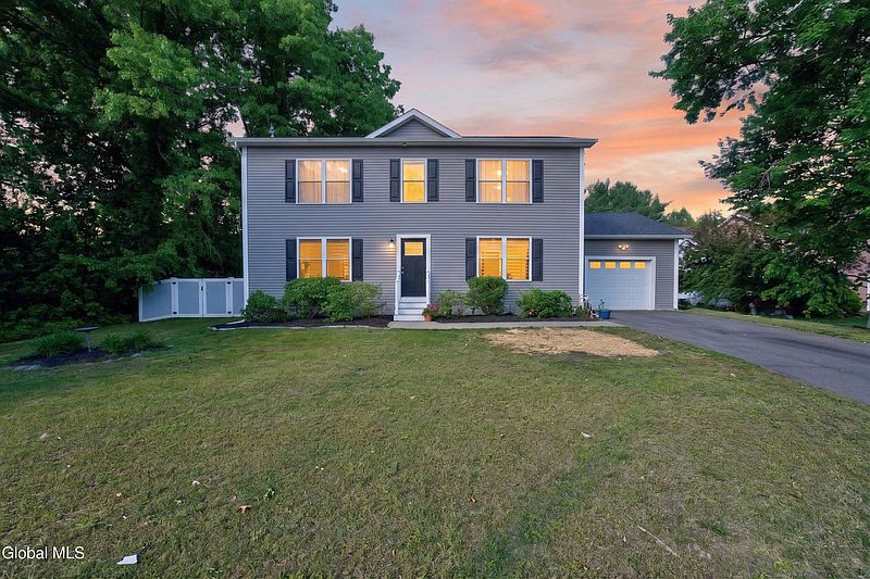 5th image of 3174 E Lydius Street