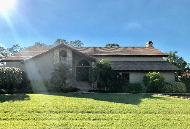1st image of 16925 Timberlakes Dr