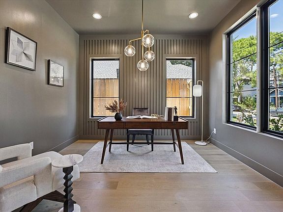 2nd image of 1209 Willard St