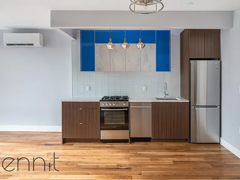 56 Ainslie St #2R — Photo 4