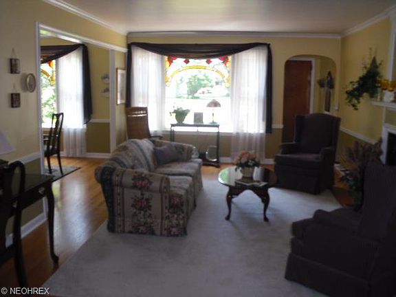 3rd image of 330 Cranberry Run Dr