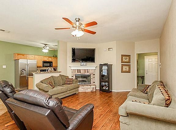 3rd image of 1113 McKavett Dr