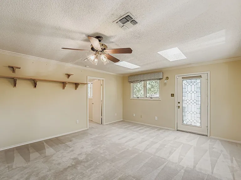 8104 East Ct — Photo 27