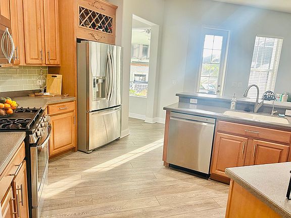 4th image of 308 Manns Harbor Dr