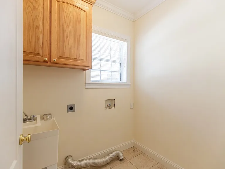 3513 Belmont Cir — Photo 21