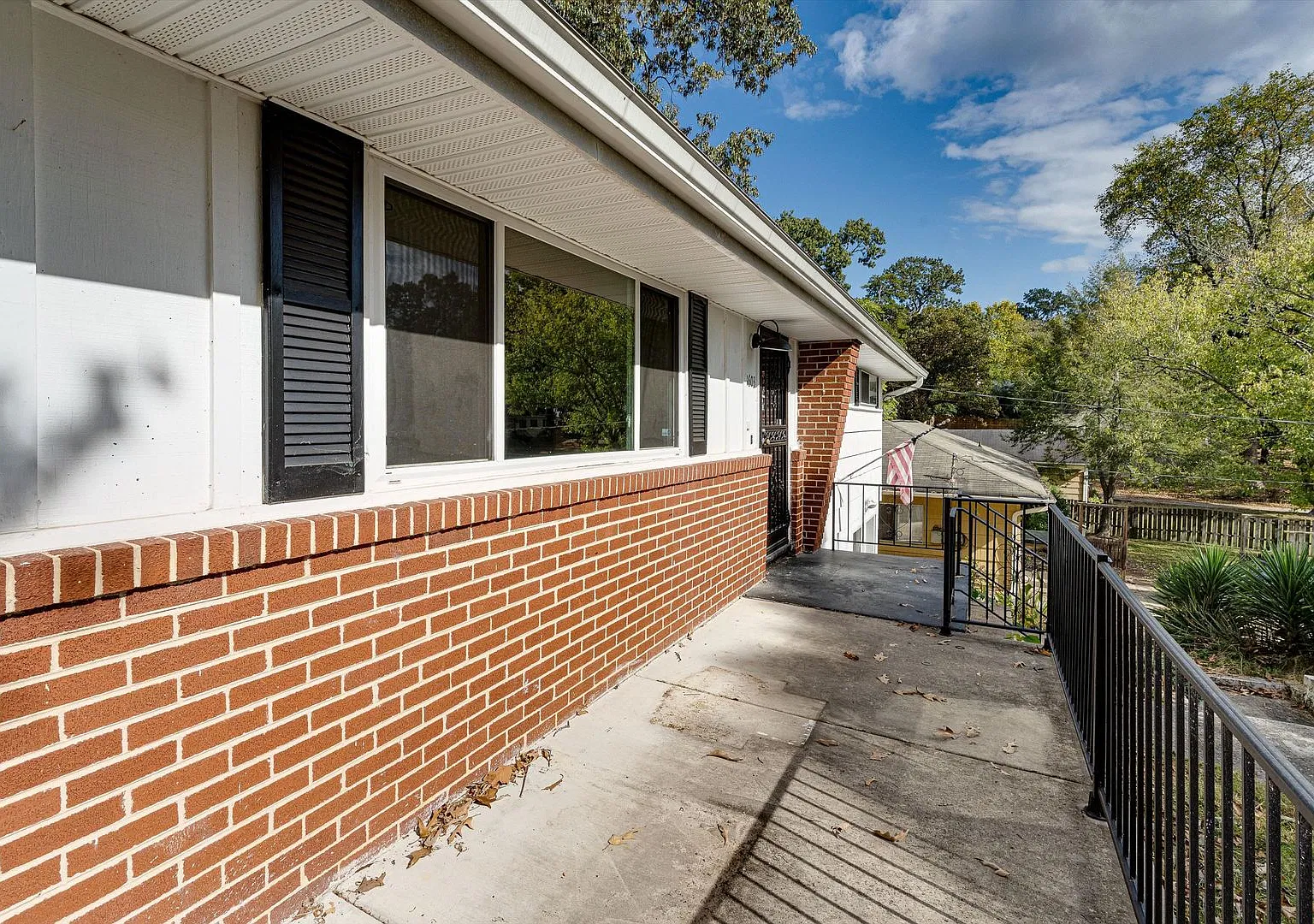 Coming Soon! Three Bedroom Two Bathroom House For Rent. Ready For Move In This November. — Photo 3