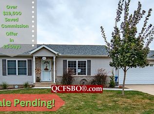 920 9th St, De Witt, IA 52742