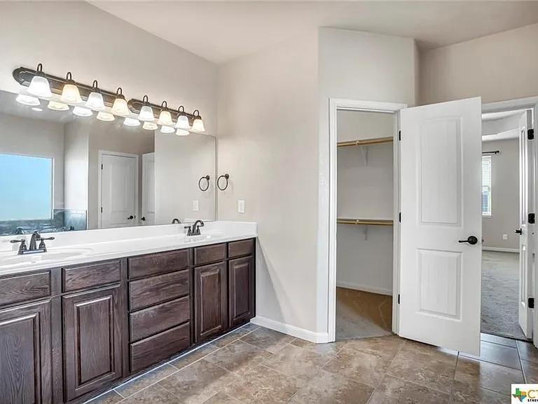 6900 Deorsam Loop — Photo 34
