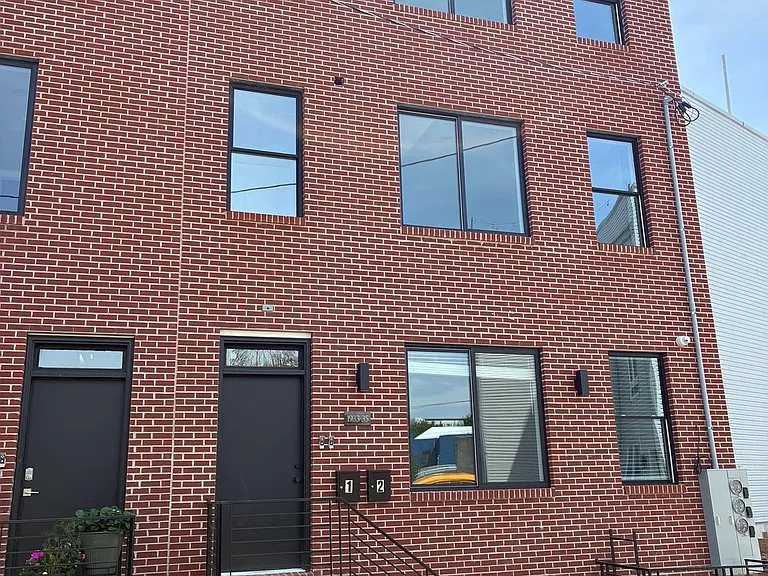 1933 N Leithgow St #35-1 — Photo 48