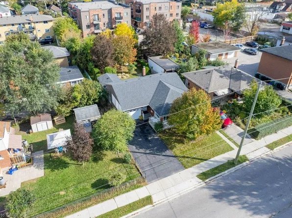 88 Bond St, Kitchener, ON N2H 4S5