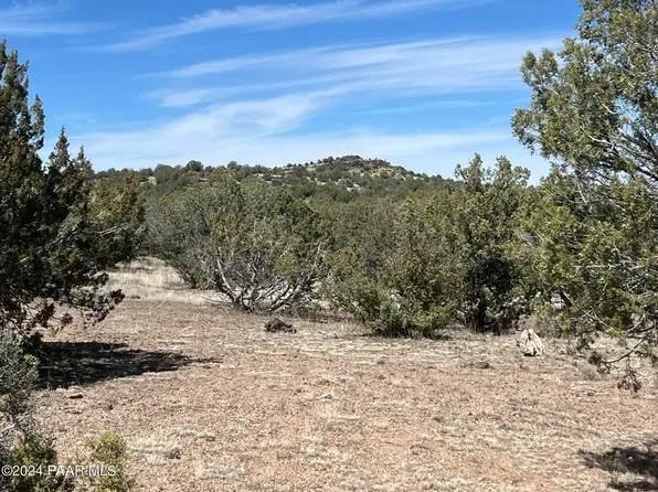 88 W Rose Ln, Ash Fork, AZ 86320