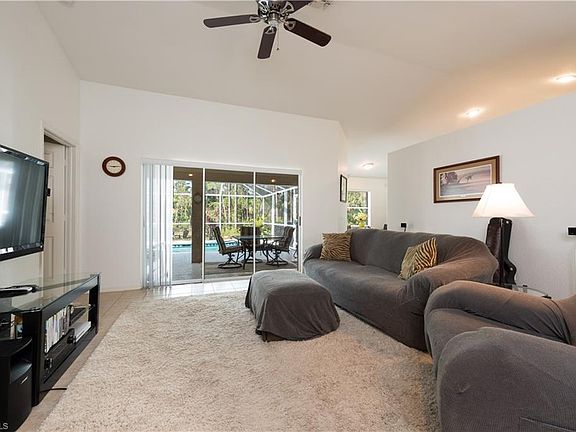 3rd image of 1060 20th Ave NE