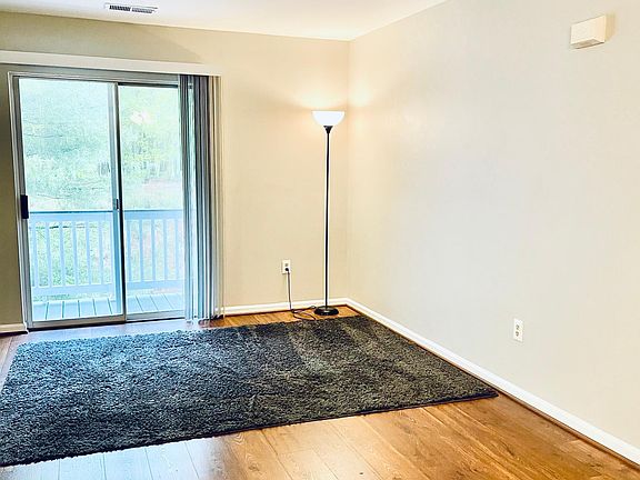 5th image of 38 White Pine Cir APT 303