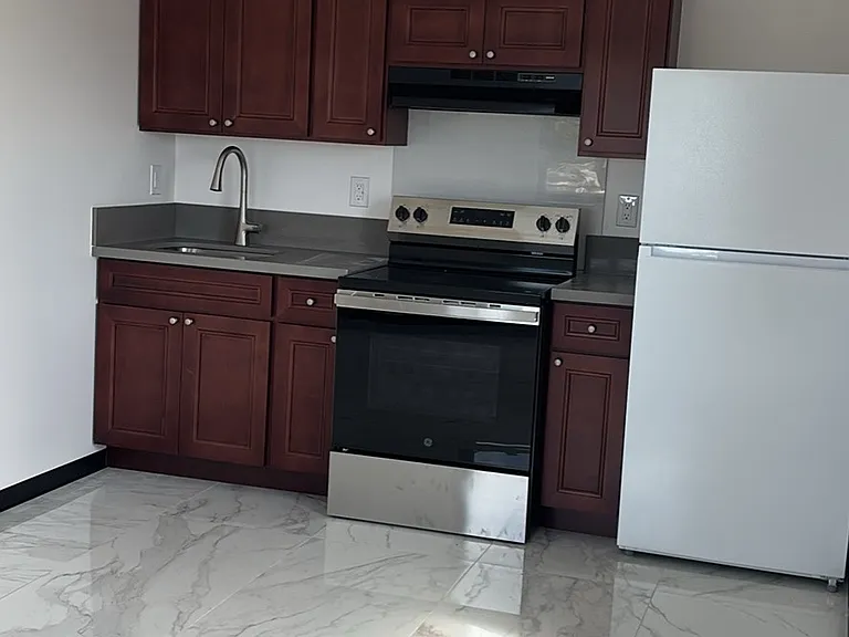 370 Kea St #2 — Photo 5
