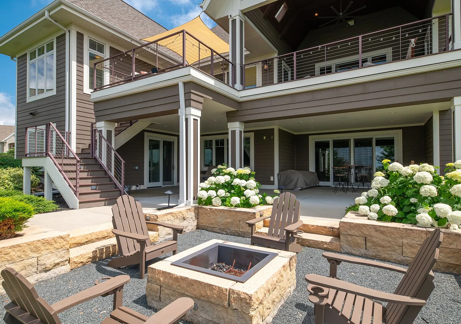 Luxury Executive Rental with Incredible Covered Outdoor Living Space & Resort-Style Amenities — Photo 1