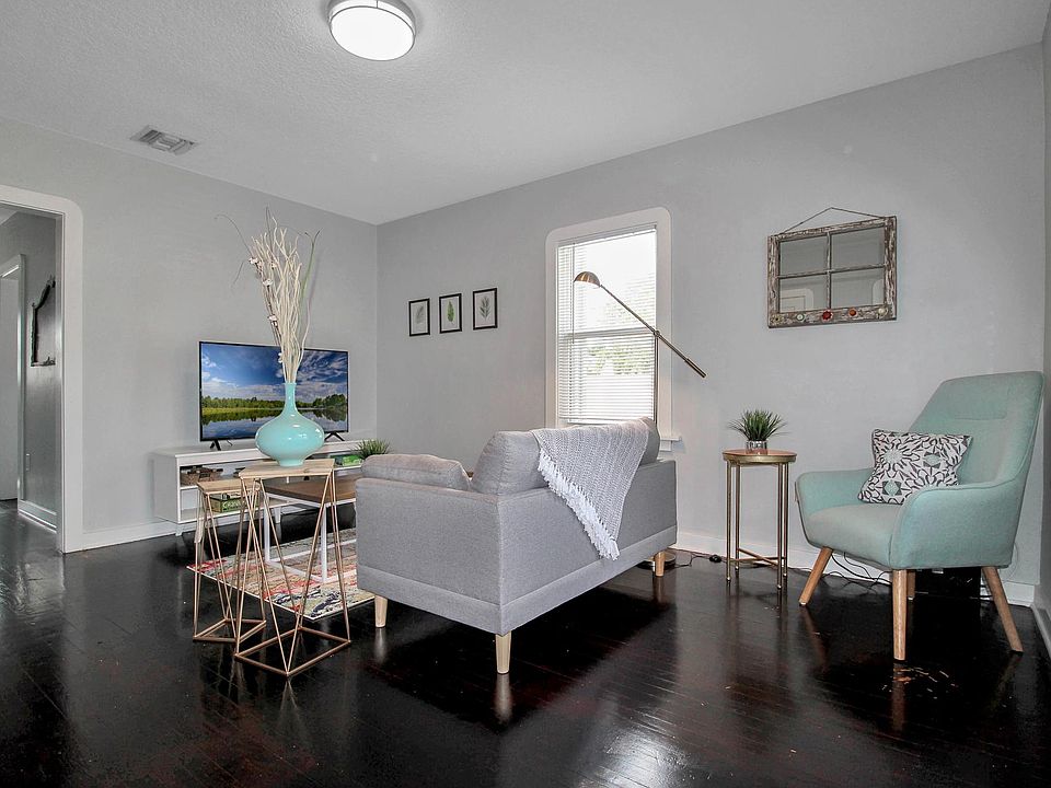 1st image of 131 N L St APT 2