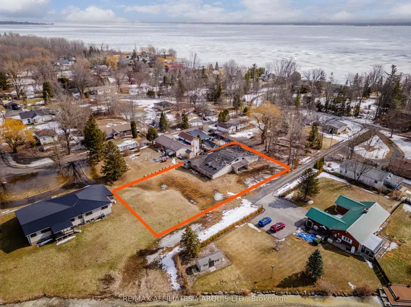 6261 Spruce St, South Glengarry, ON K0C 1E0