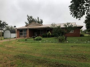 418 N Cimarron Rd, Tuttle, OK 73089
