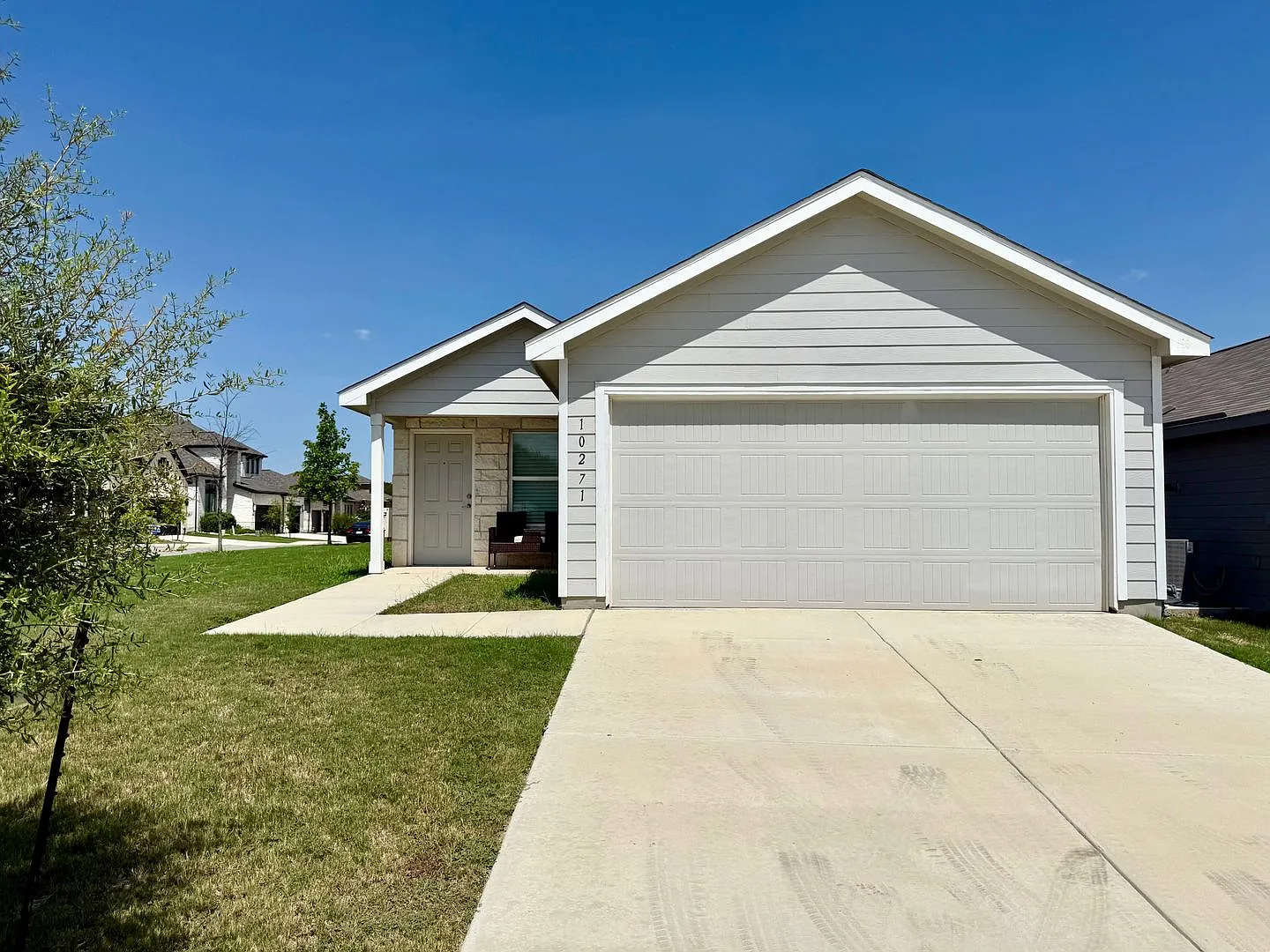 Beautiful 4 bedroom, 2 bathroom Home in Vida near Texas A&M San Antonio! — Photo 3