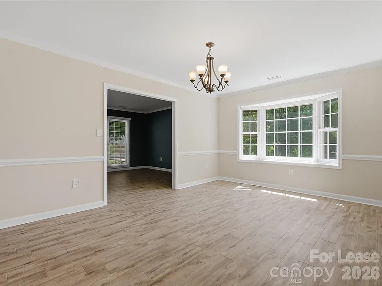 9437 Fairmead Dr — Photo 11