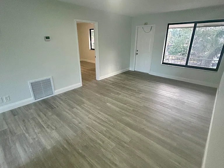 1401 NE 57th Pl #8 — Photo 10