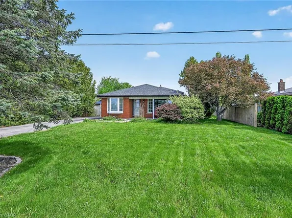 5558 White Church Rd E, Hamilton, ON L0R 1W0