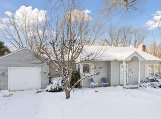 138 2nd St, Excelsior, MN 55331