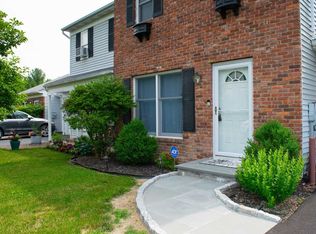 15 Larch Ct, Fishkill, NY 12524