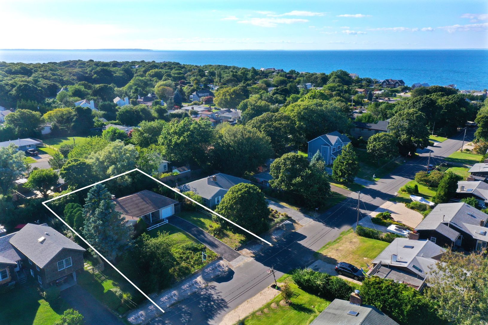  Close to private beach