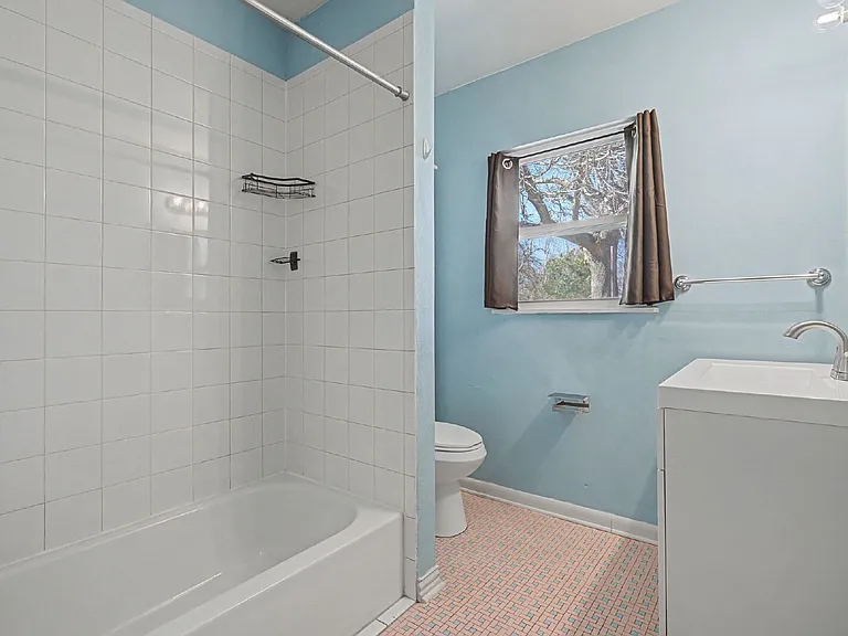 422 N Pecan St — Photo 14