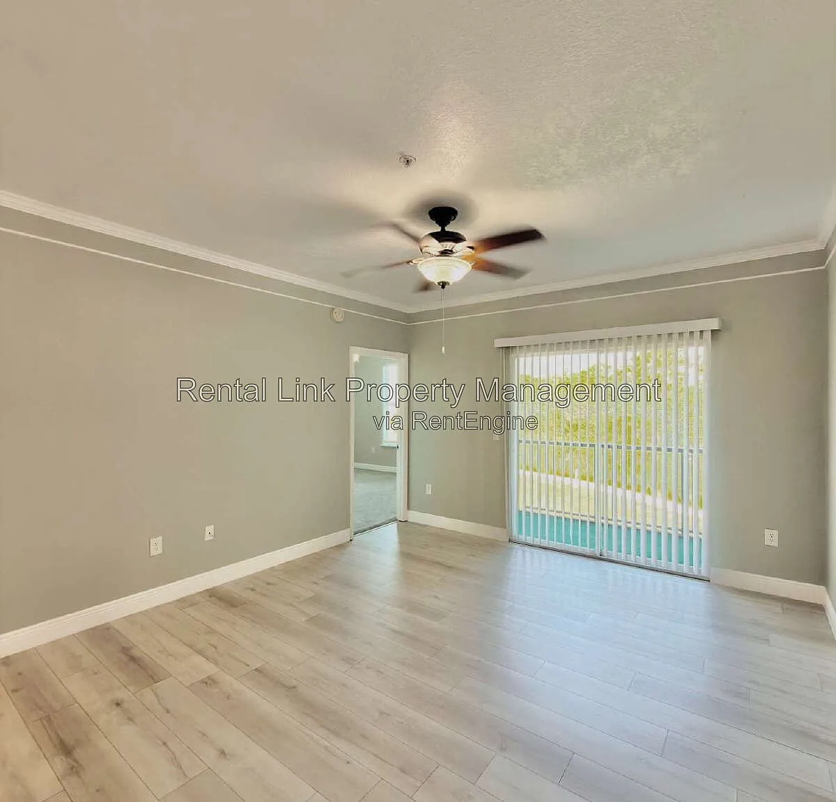 3 bed, 2.0 bath, 1336 sqft, $1,595 — Photo 3