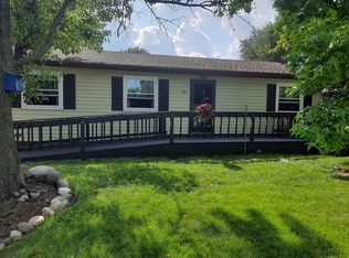 907 N Church St, Roanoke, IL