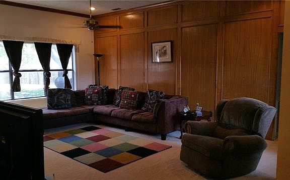 3rd image of 1221 Essex Dr