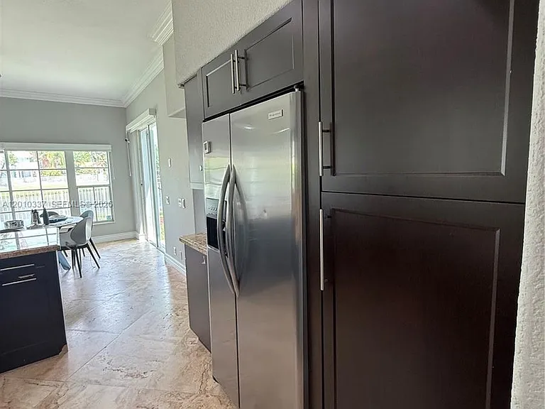 1070 Capistrano — Photo 7
