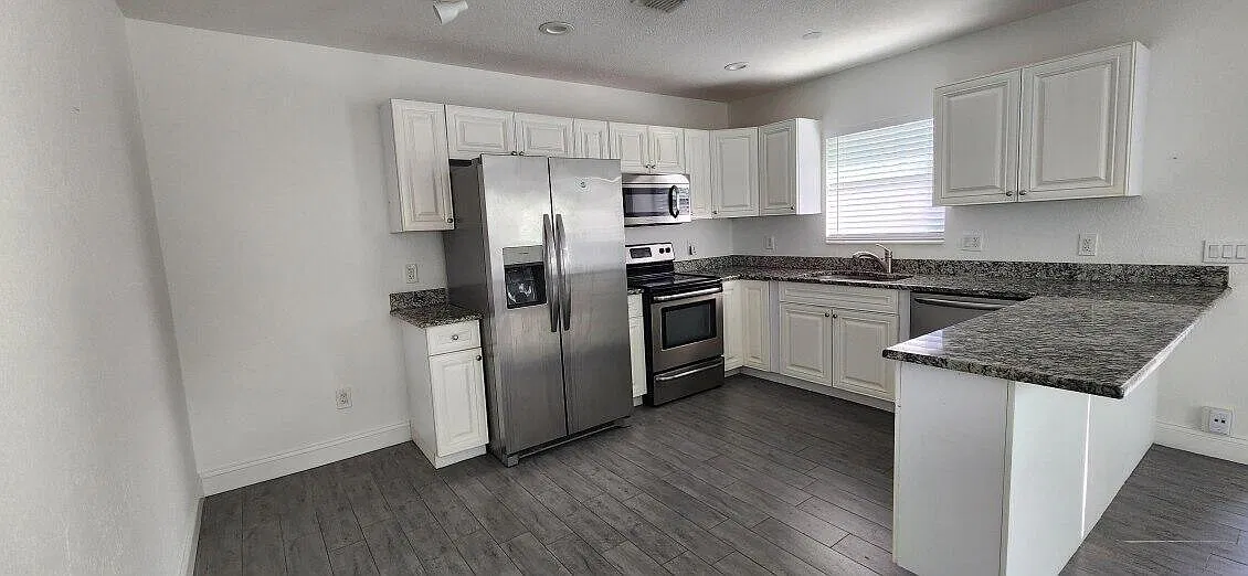 2 bed, 1.0 bath, 950 sqft, $2,100 — Photo 2