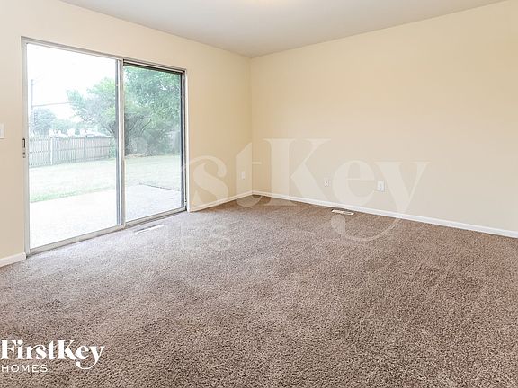 5th image of 800 Shady Ln