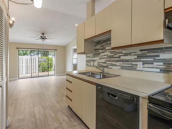 4th image of 2903 62ND STREET W #303