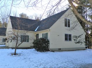 24 Chickadee Ln, Kennebunk, ME 04043