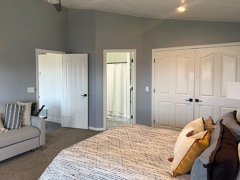 860 W Hampton Rd — Photo 18
