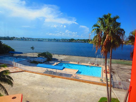 5th image of 1351 NE Miami Gardens Dr APT 405E