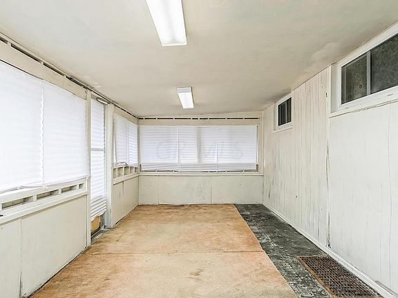 5th image of 4157 Wright Park