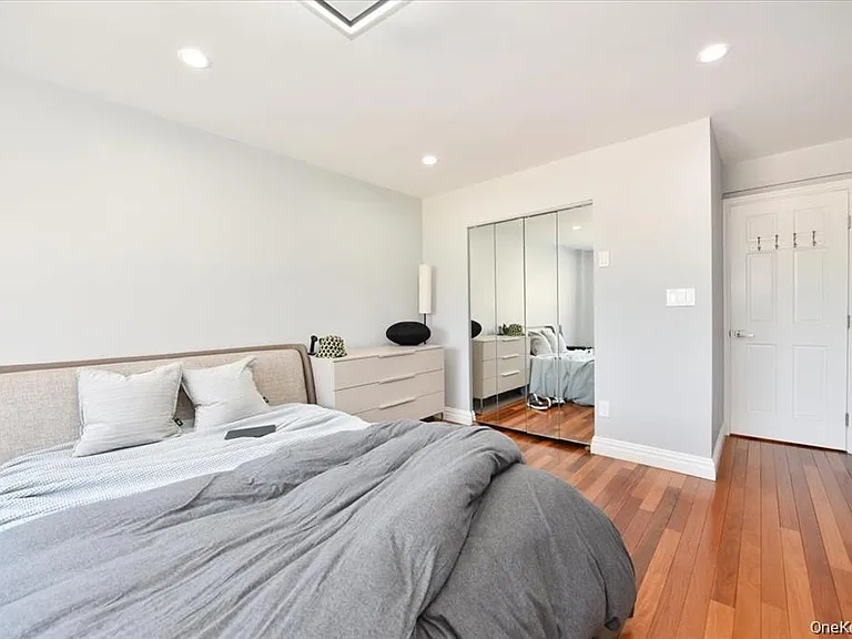 320 E Shore Rd #2A — Photo 14