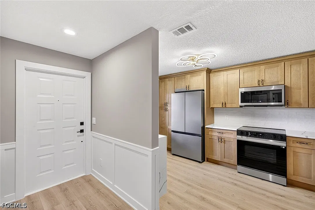 7761 Jewel Ln — Photo 3