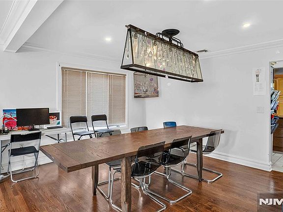 3rd image of 1235 Briar Way