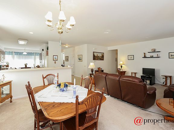 Living Room / Dining Room